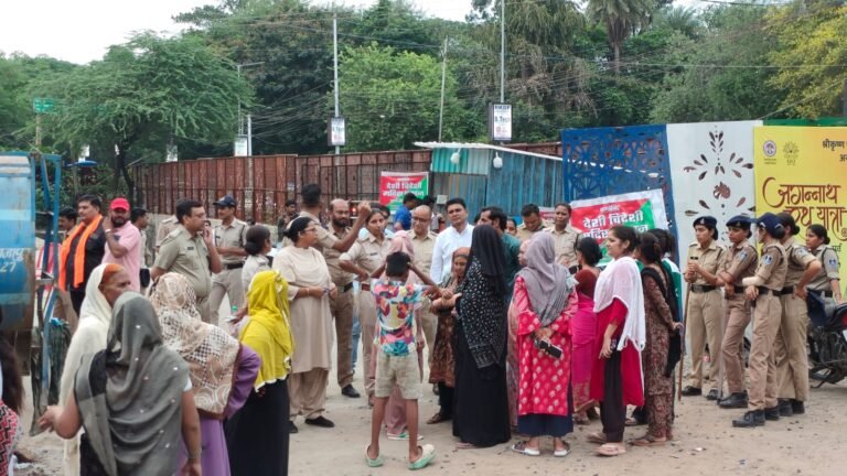 Liquor Shop Shifted Near Lok Bhavan, Women Take To Streets In Protest Women's protest against liquor shop in Bhopal on Friday